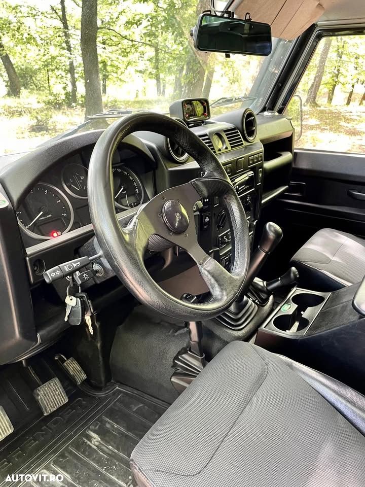 Land Rover Defender 110 S/T - 5