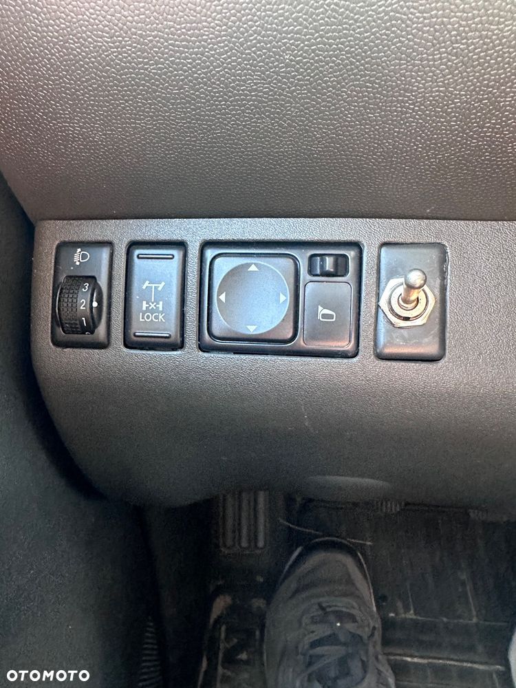 Nissan Navara 2.5 D SE Long - 30