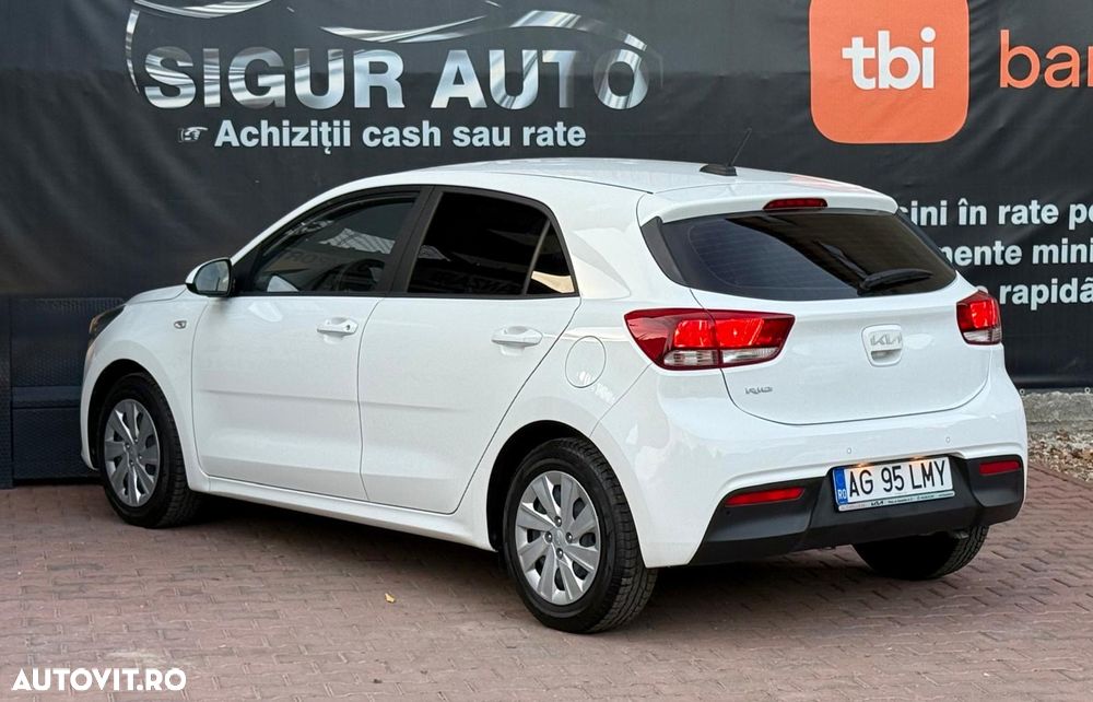Kia Rio - 11