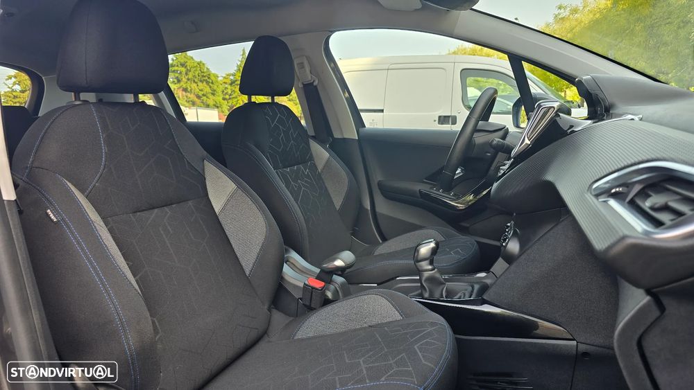 Peugeot 2008 1.5 BlueHDi Signature - 46