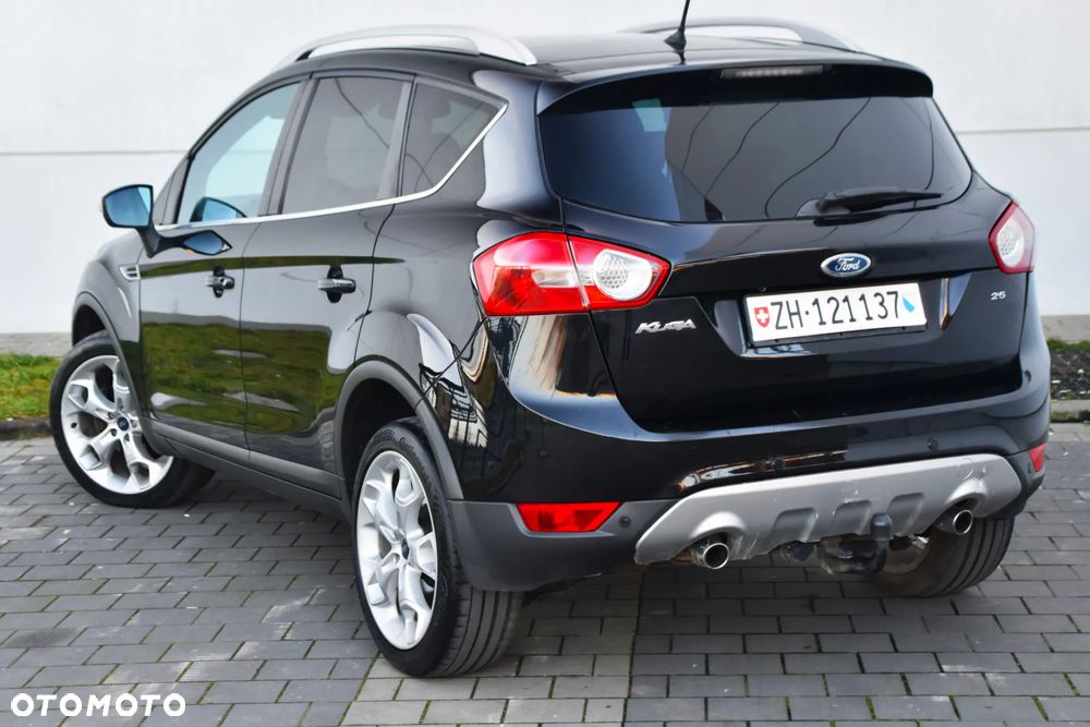 Ford Kuga 2.5 4x4 Titanium - 4
