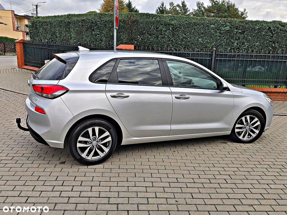 Hyundai i30 1.6 CRDI Fifa World Cup Edition - 21
