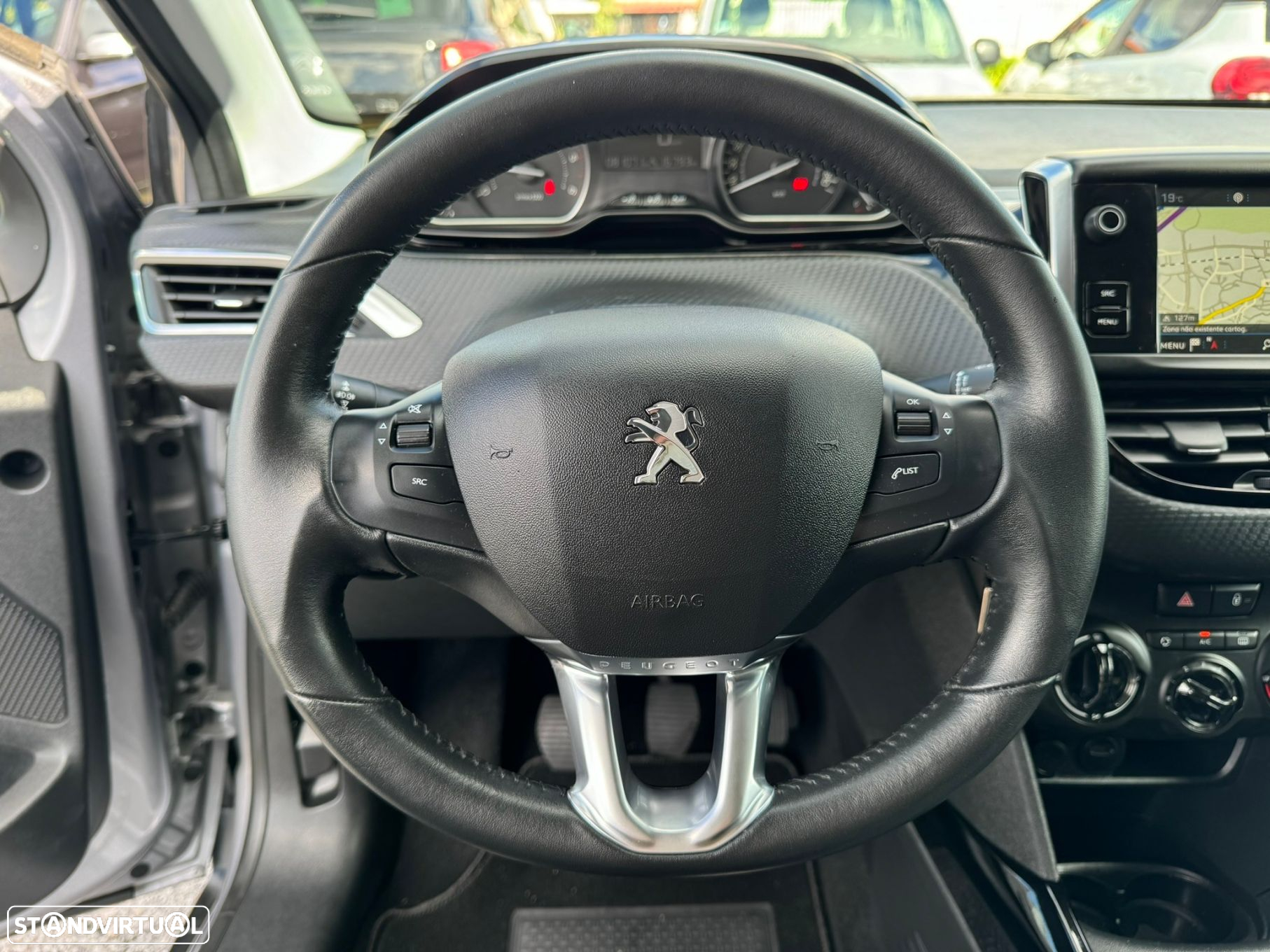 Peugeot 2008 1.5 BlueHDi Signature - 18