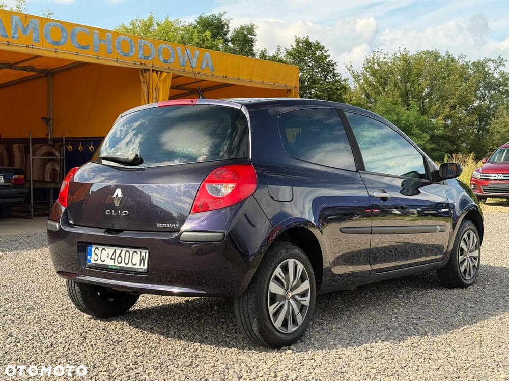 Renault Clio - 8