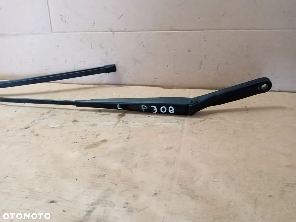 Ramie wycieraczki lewy przód wycieraczka Peugeot 308 T7 9680477080 - 2