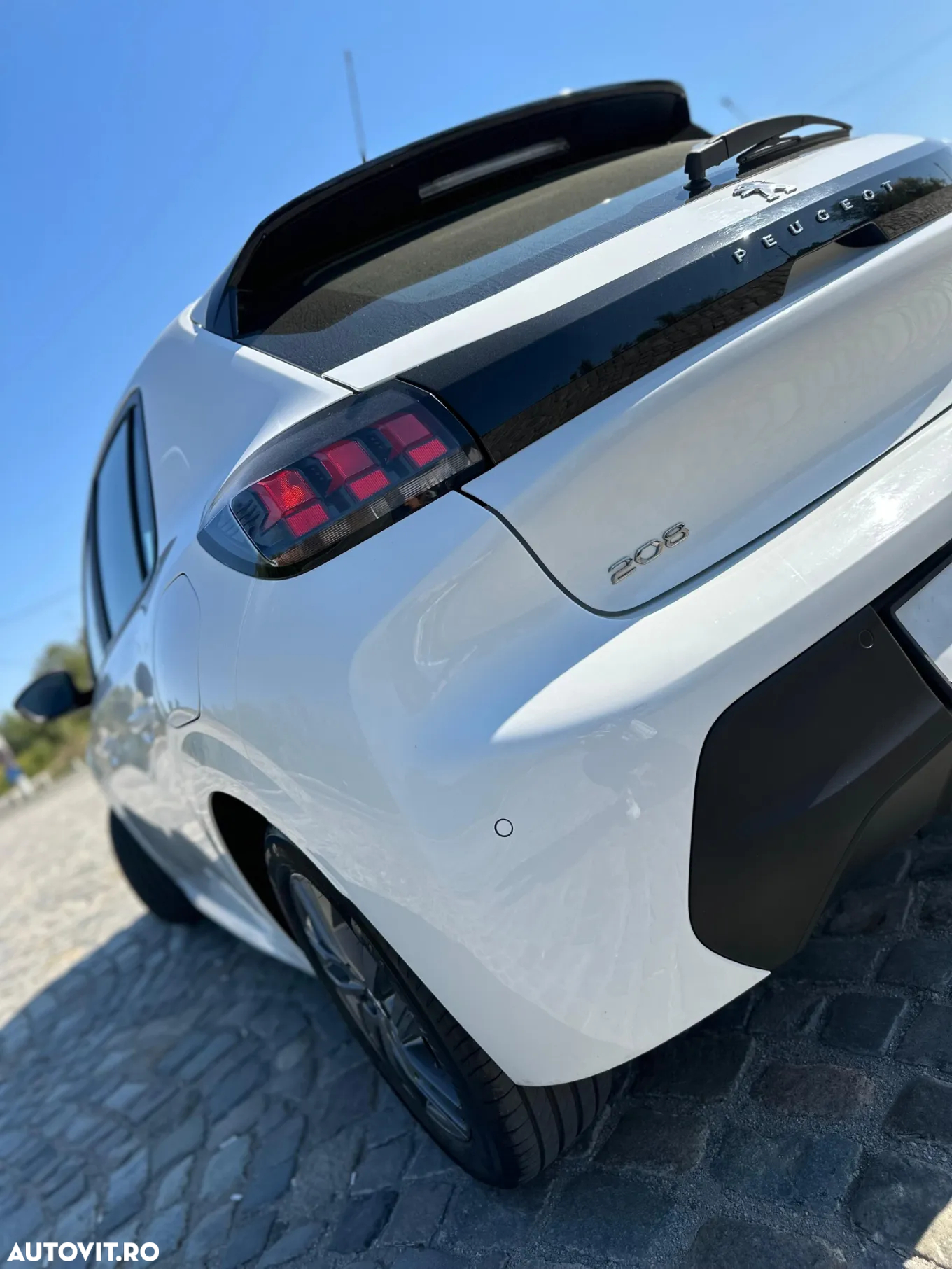 Peugeot 208 1.2 L PureTech STT Active - 11