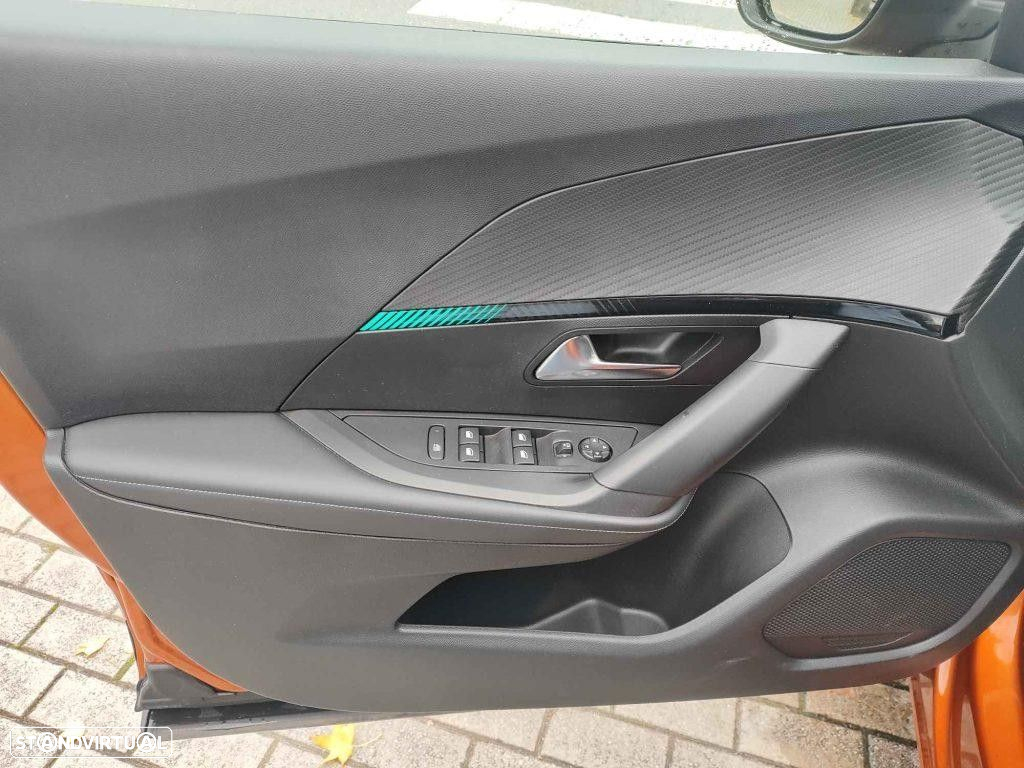 Peugeot 2008 1.2 PureTech Allure EAT8 - 8