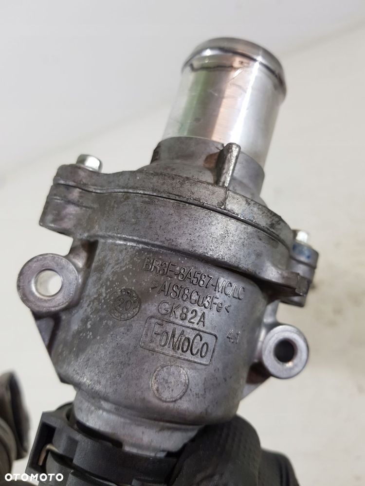 obudowa termostatu br3e-8a587-mc ford mustang vi gt 5.0 b v8 - 8