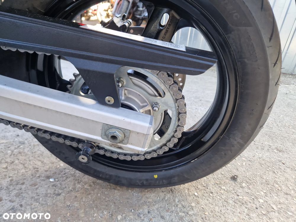 Suzuki V-STROM - 30