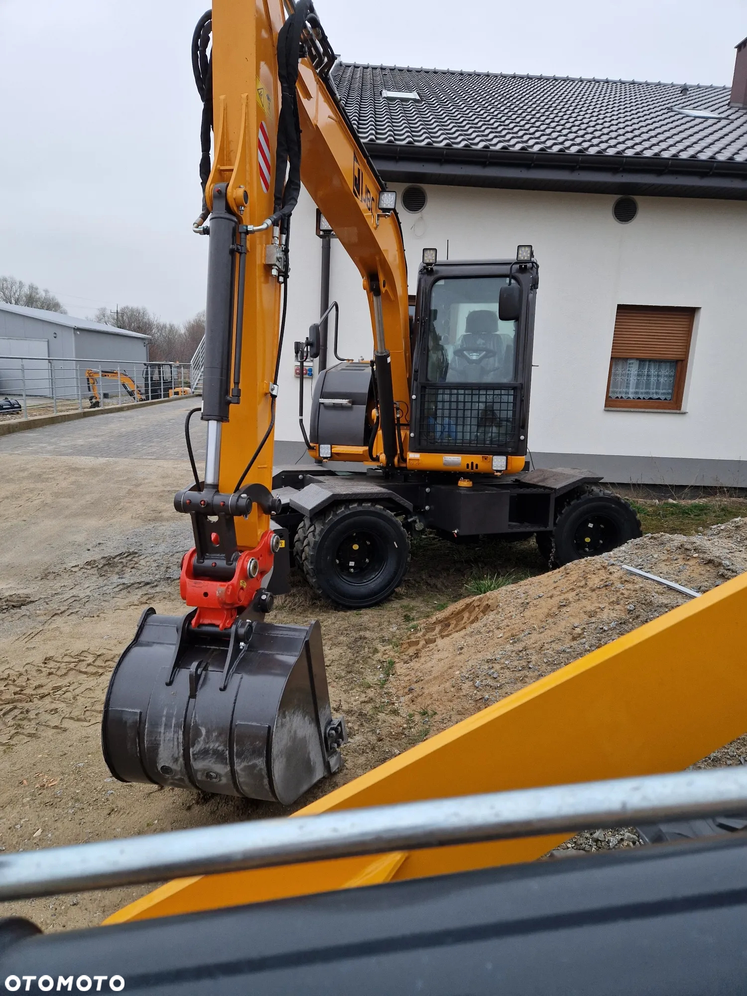JCB JBC 75W - 8