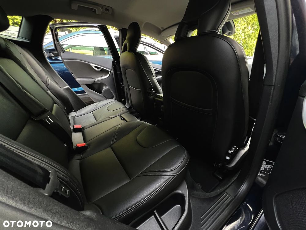 Volvo V40 D2 Drive-E Momentum - 34
