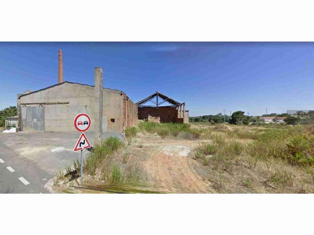 UNIDADE INDUSTRIAL DE CERÂMICA NA PONTE DO CELEIRO, PÓVOA DA ISENTA... - Grande imagem: 5/10