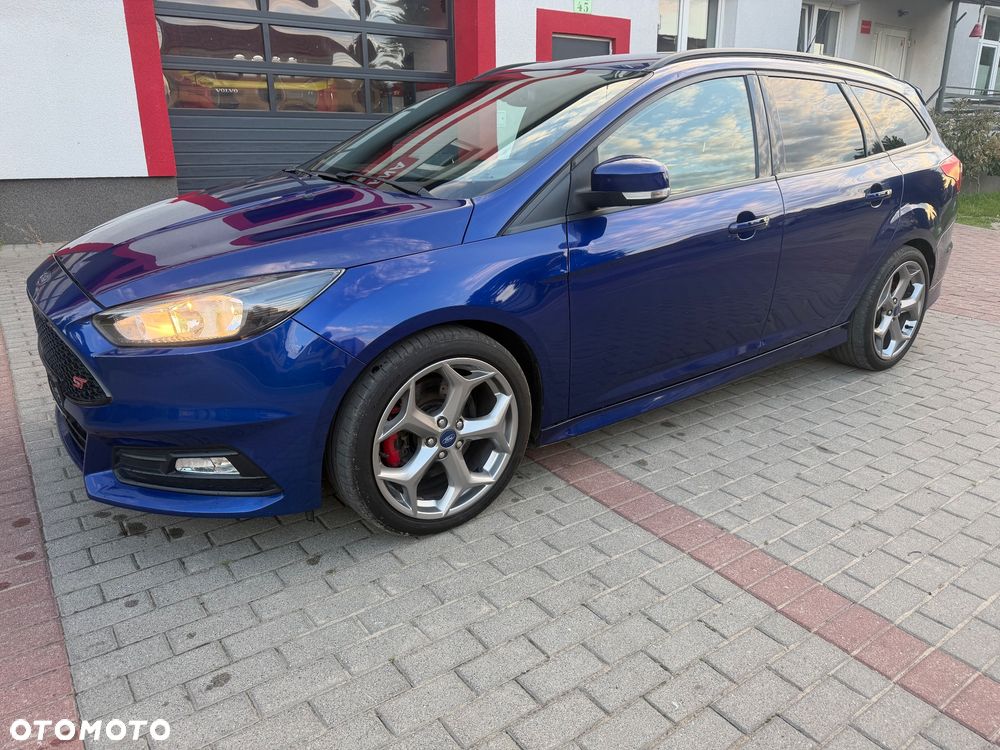 Ford Focus ST - 24