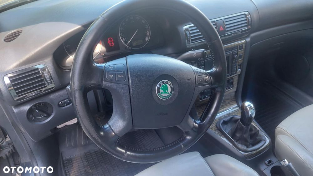 Skoda Superb 2.0 TDI DPF L&K - 9