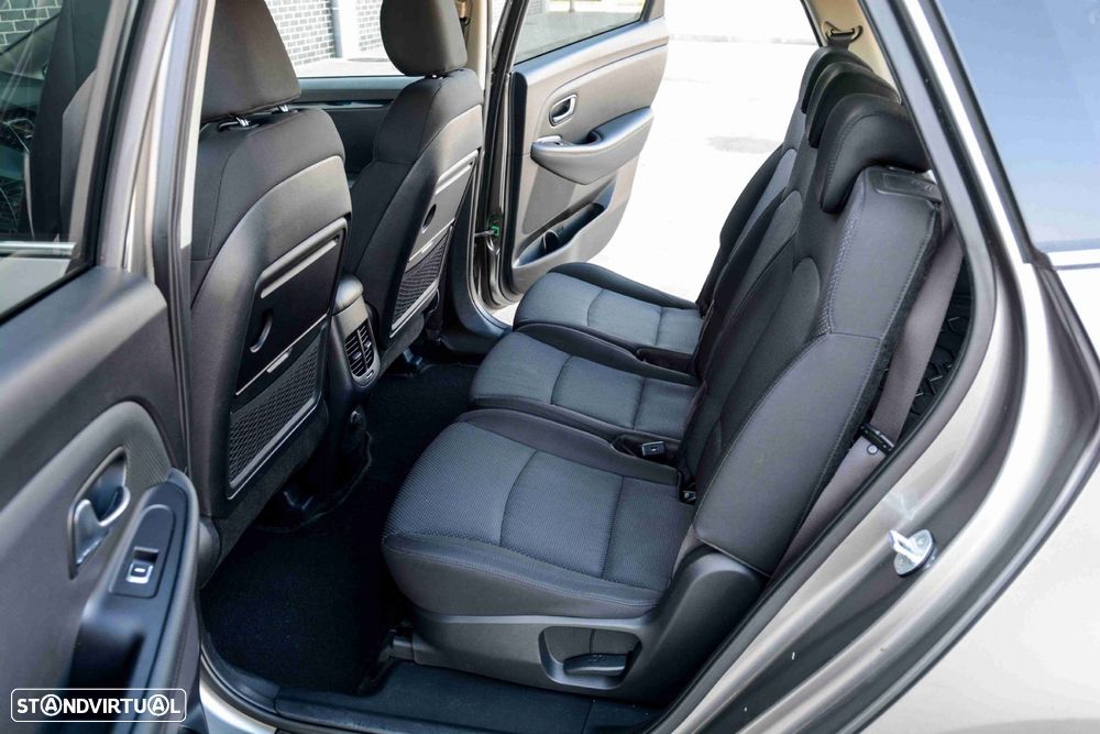 Kia Carens 1.7 CRDi ISG EX - 29