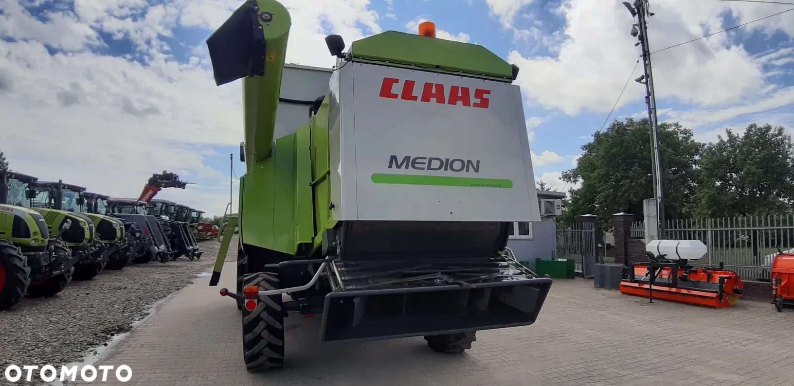 Claas Medion 330 - 6