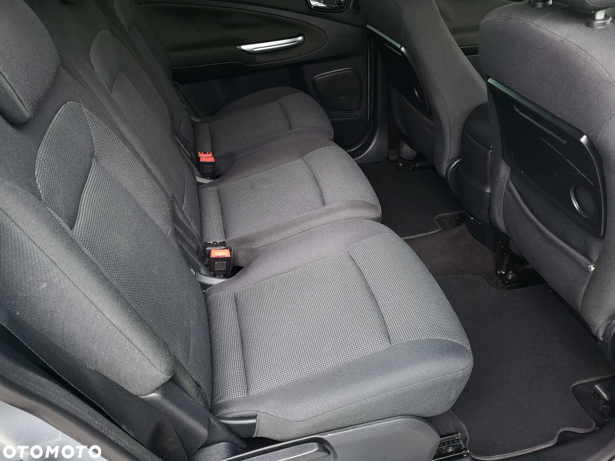 Ford S-Max - 24