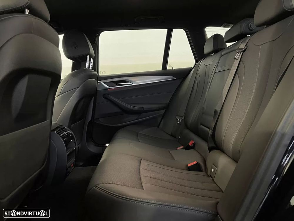 BMW 520 d Pack Desportivo M Auto - 14