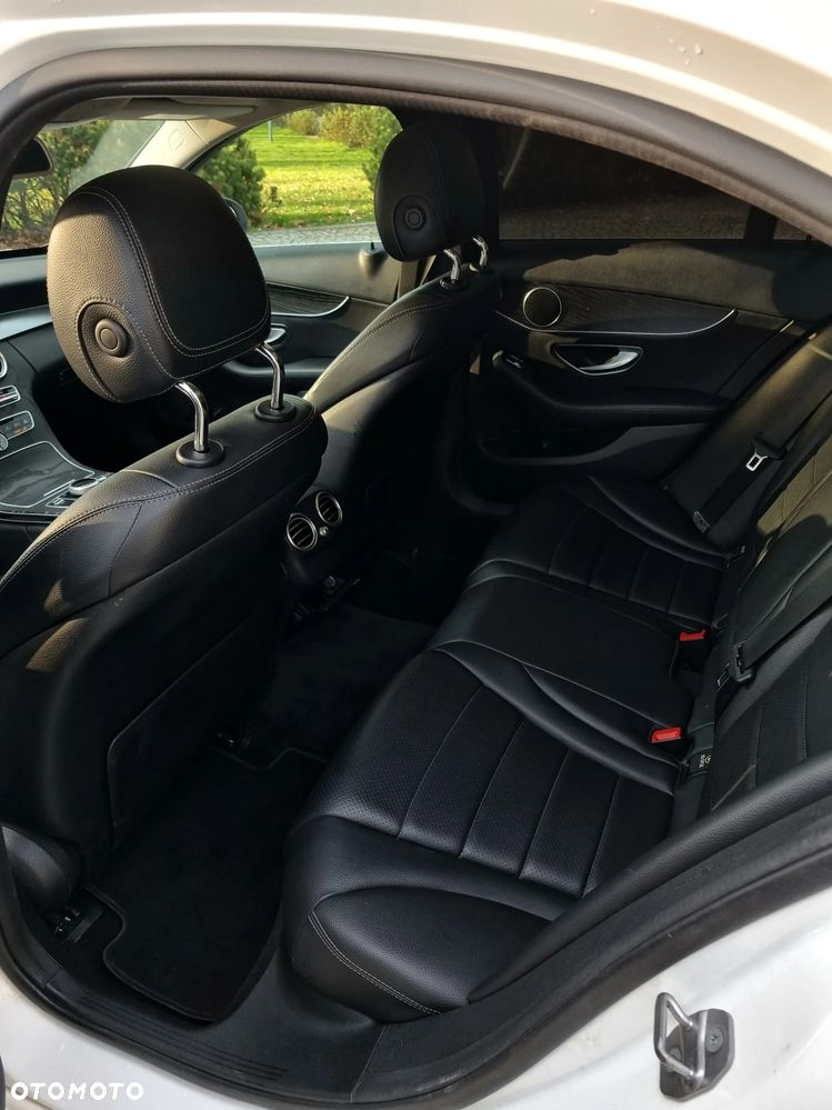 Mercedes-Benz Klasa C 300 7G-TRONIC - 12