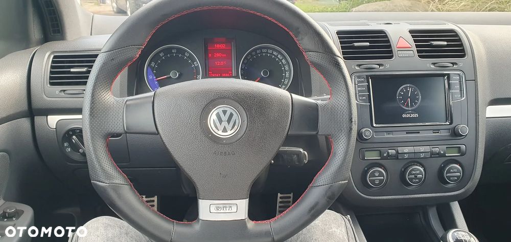 Volkswagen Golf - 20