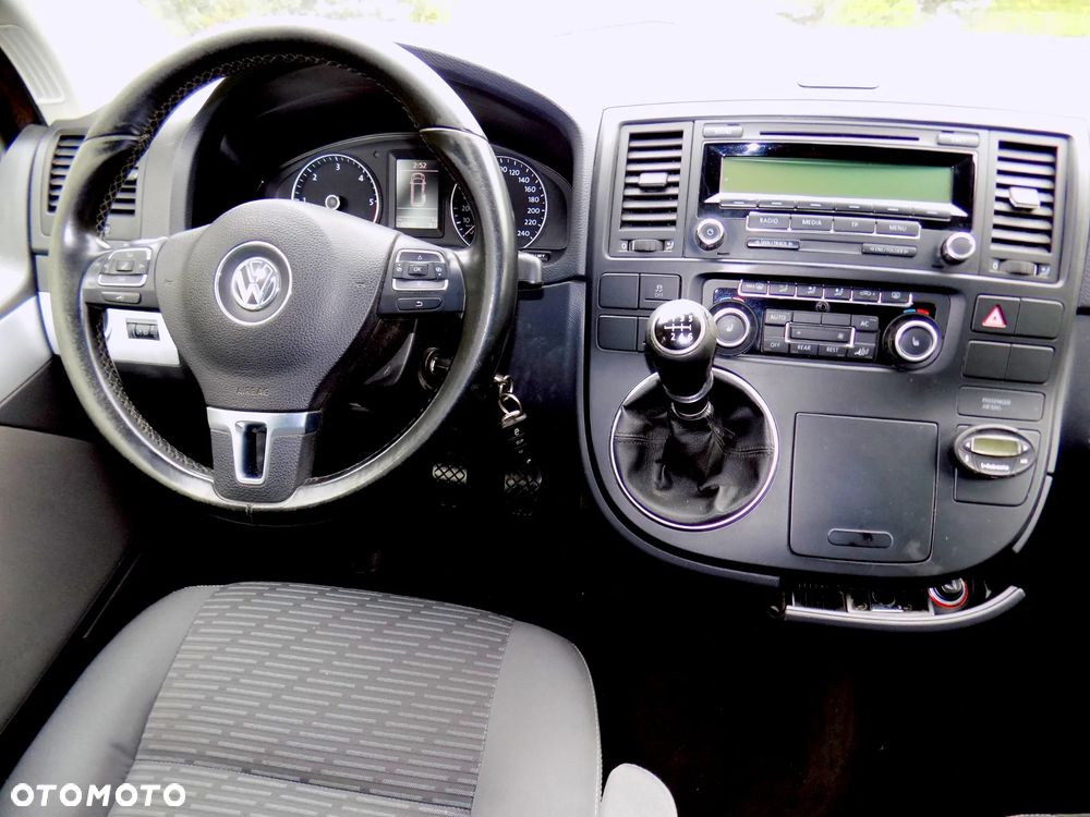 Volkswagen Multivan - 14