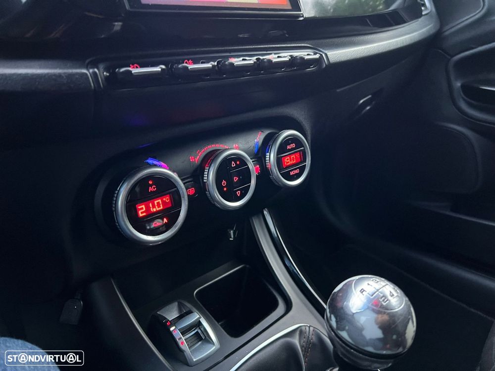 Alfa Romeo Giulietta 1.6 JTDm Distinctive - 33