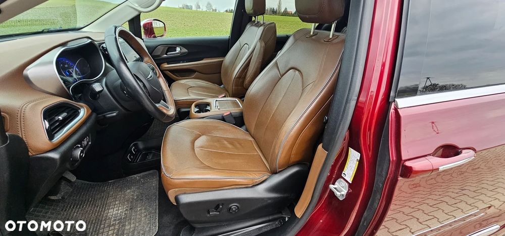 Chrysler Pacifica - 20