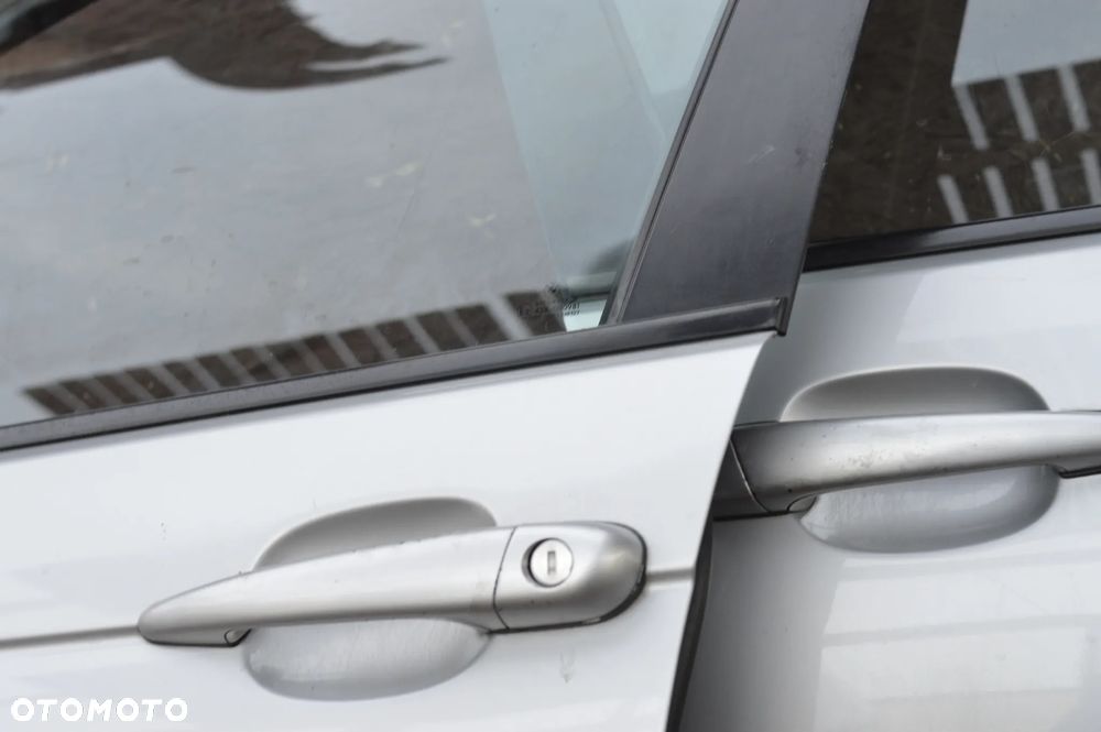 BMW E46 SEDAN / TOURING / KOMBI ORYGINALNE KOMPLETNE DRZWI PRZEDNIE LEWE / PRAWE EUROPA W KOLORZE TITANSILBER 354/7 O NR. 41 51 7 034 151 / 41 51 7 034 152 OEM W DOBRYM STANIE - 12