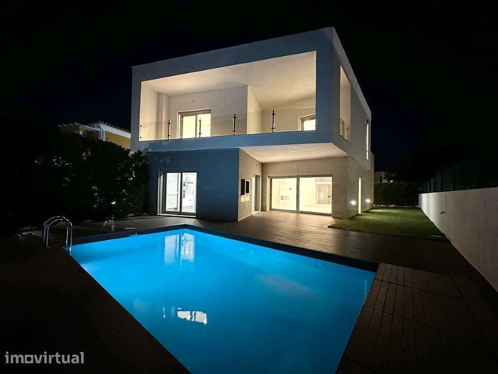 Moradia T4 à venda em Azeitão, situada na prestigiada zona de Vila ... - Grande imagem: 3/60