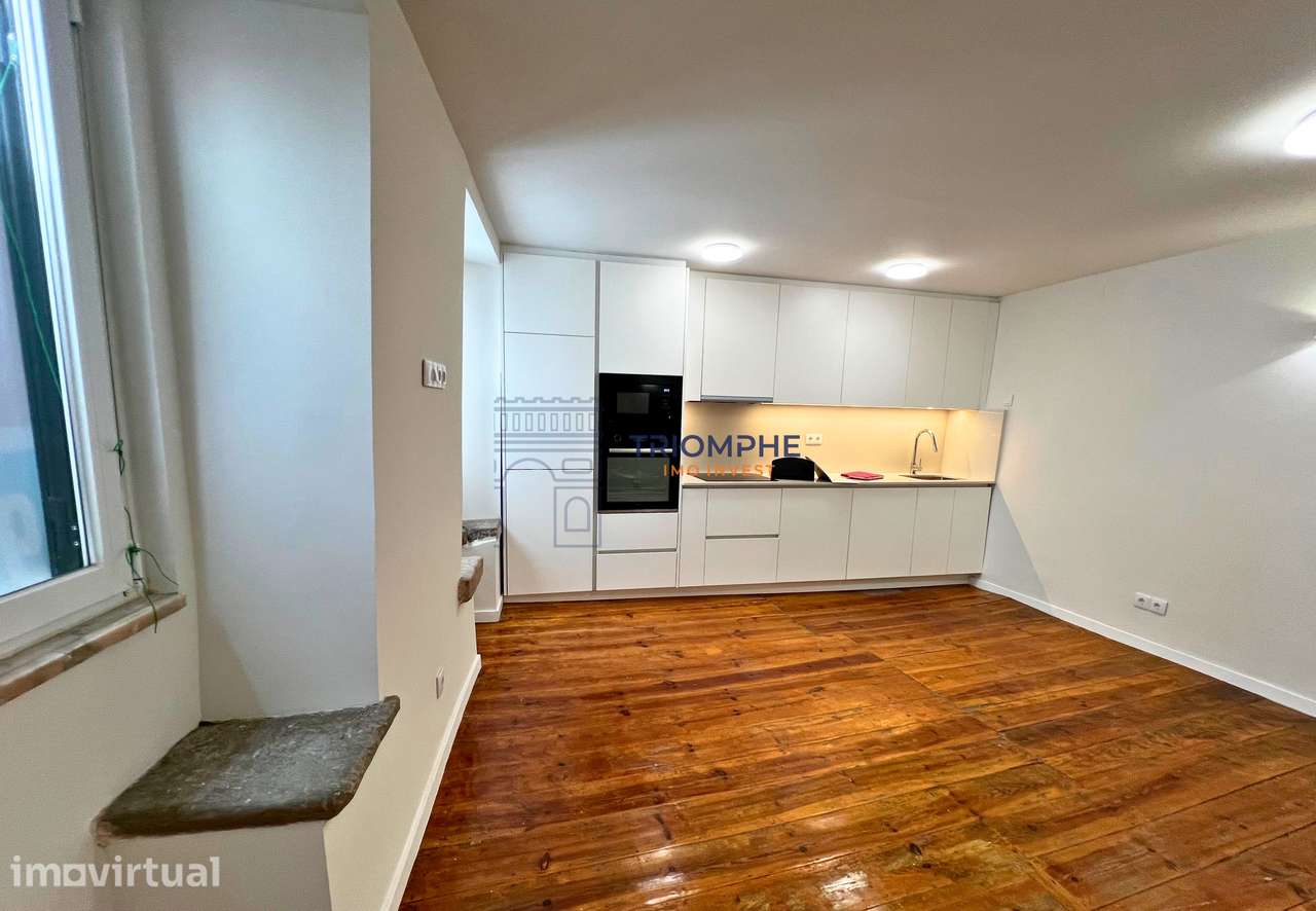 Apartamento T2 Duplex Renovado - Alfama - Grande imagem: 2/24