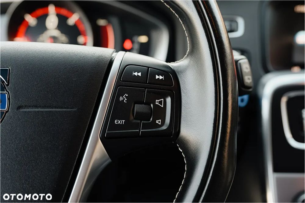 Volvo V60 D4 Geartronic Summum - 23