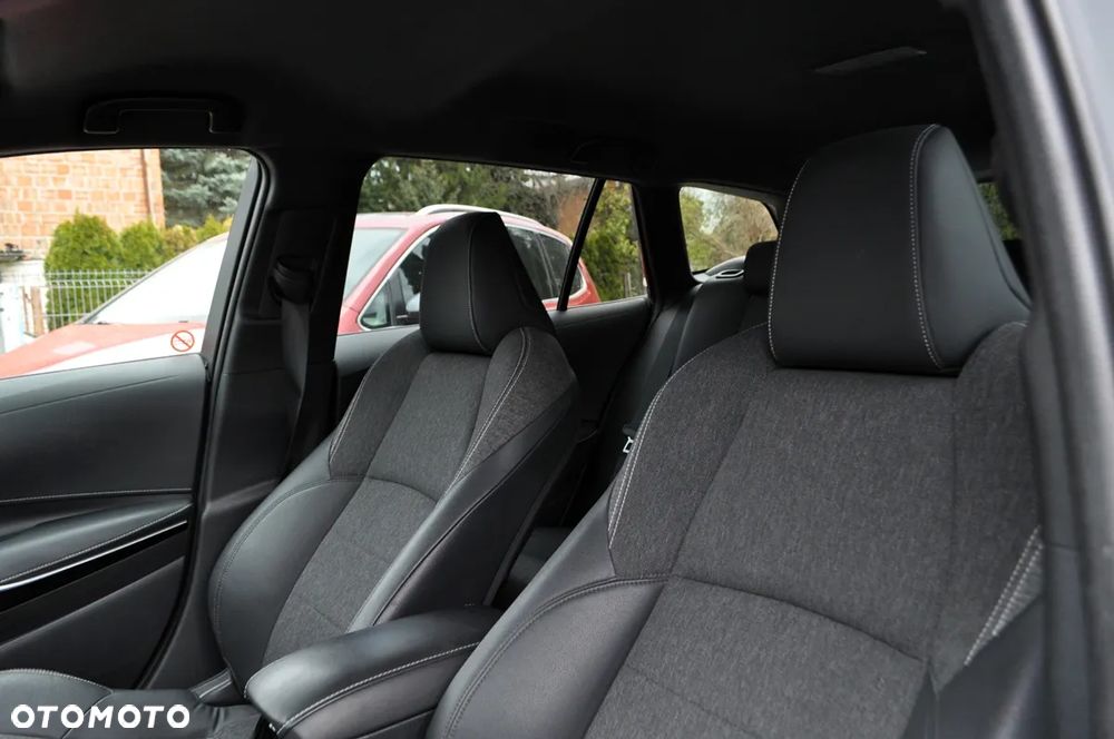Toyota Corolla 1.8 Business Edition - 17