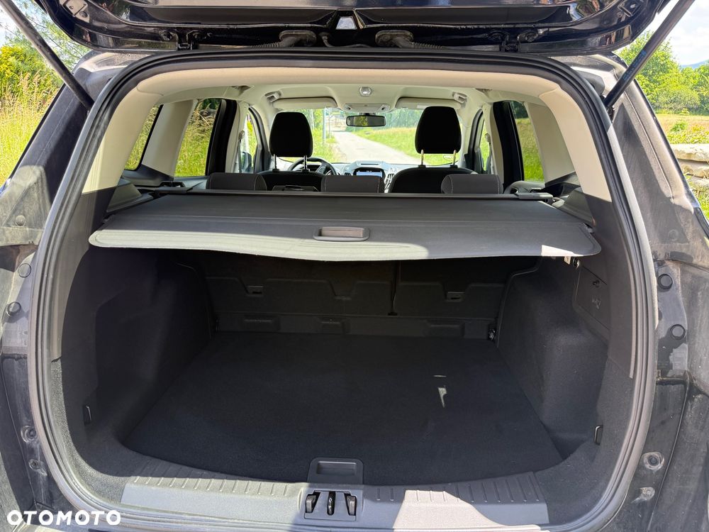 Ford Kuga - 12