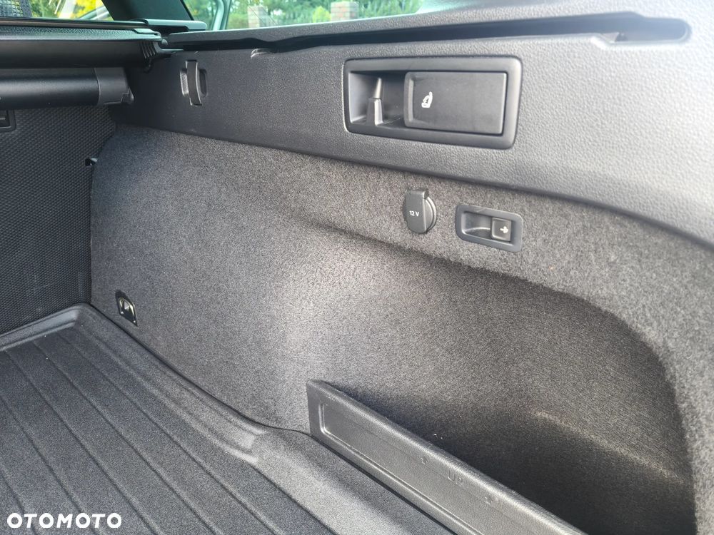 Volkswagen Passat - 33