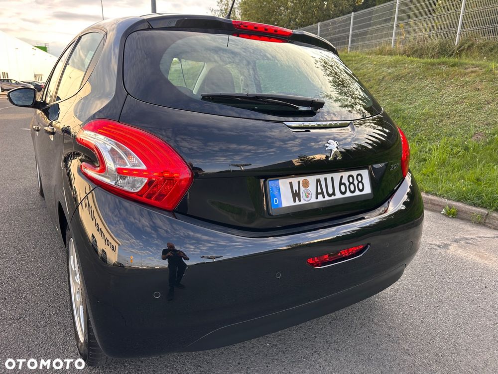 Peugeot 208 82 VTI Allure - 12
