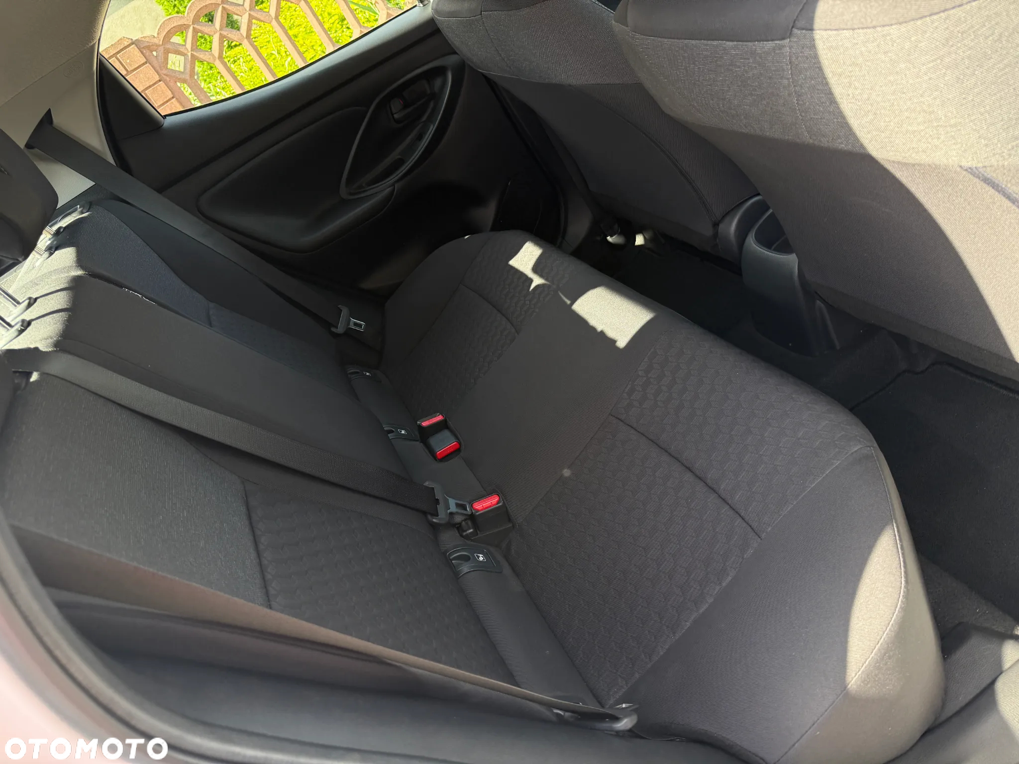 Toyota Yaris 1.5 Comfort - 34