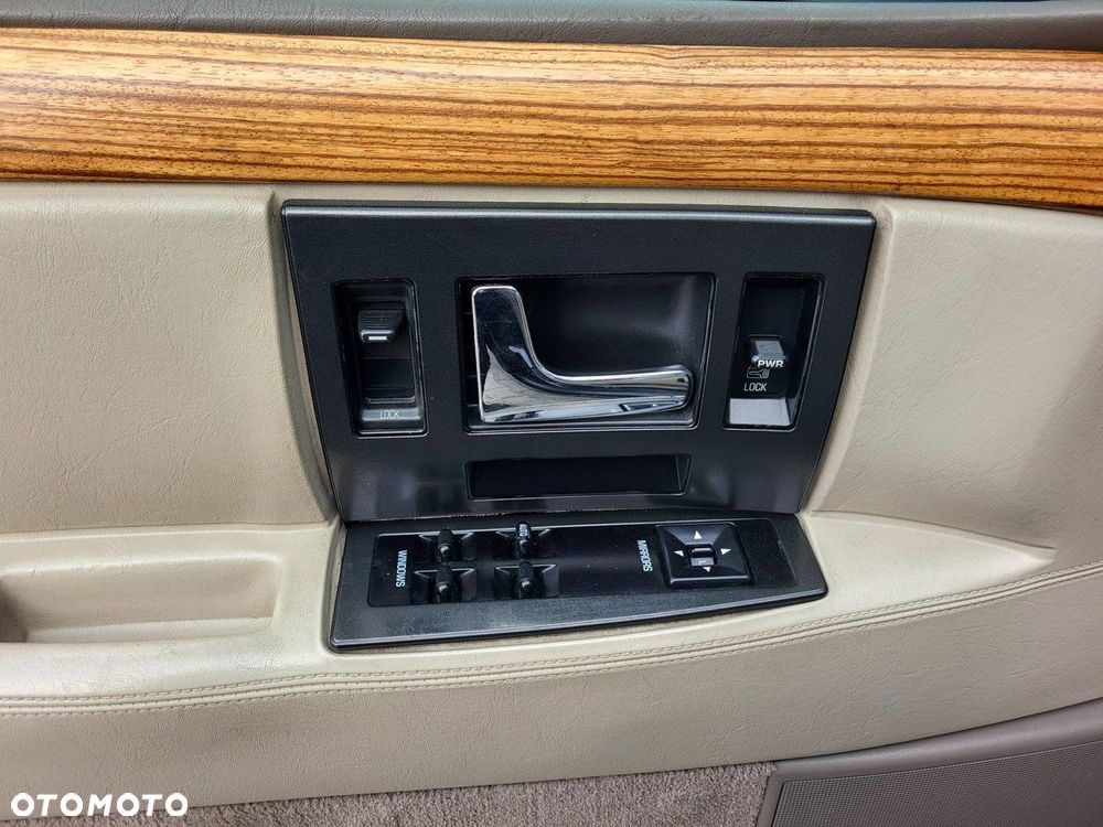 Cadillac Seville - 38