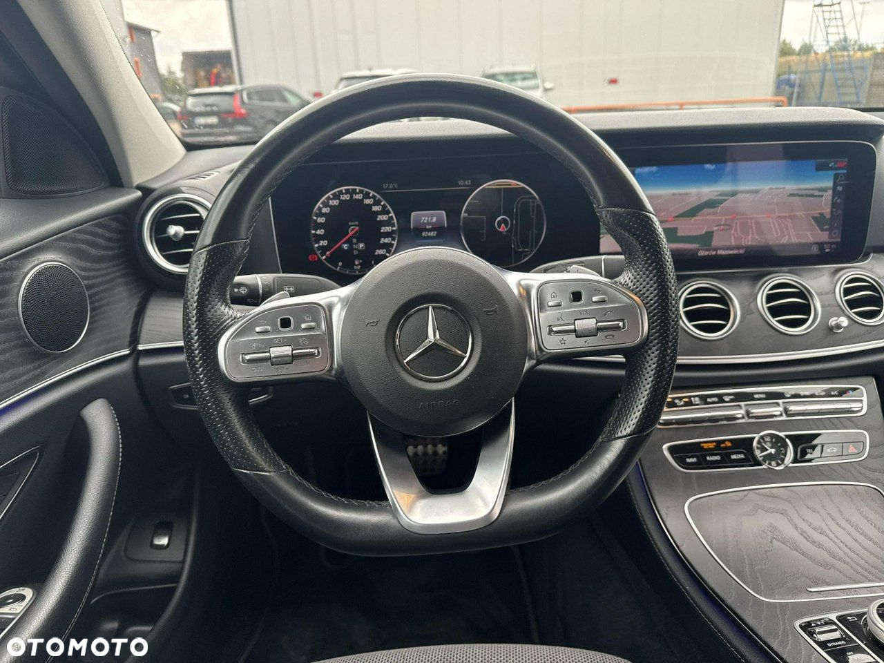 Mercedes-Benz Klasa E 200 4-Matic AMG/Avantgarde - 25