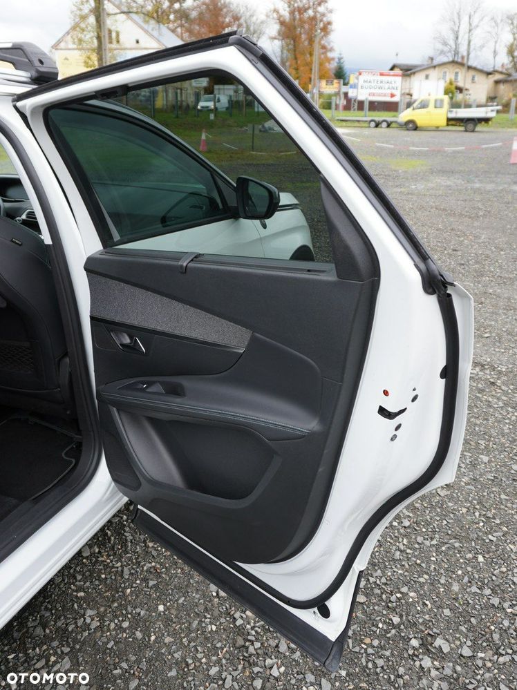 Peugeot 5008 1.2 PureTech Allure Pack S&S - 32