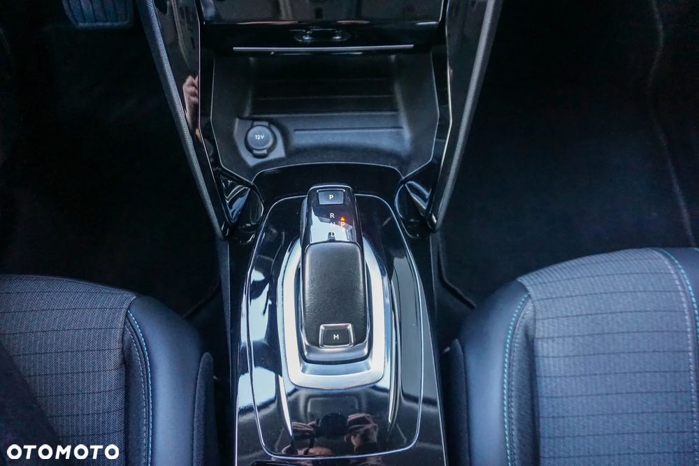 Peugeot 2008 1.2 PureTech Allure Pack S&S EAT8 - 24