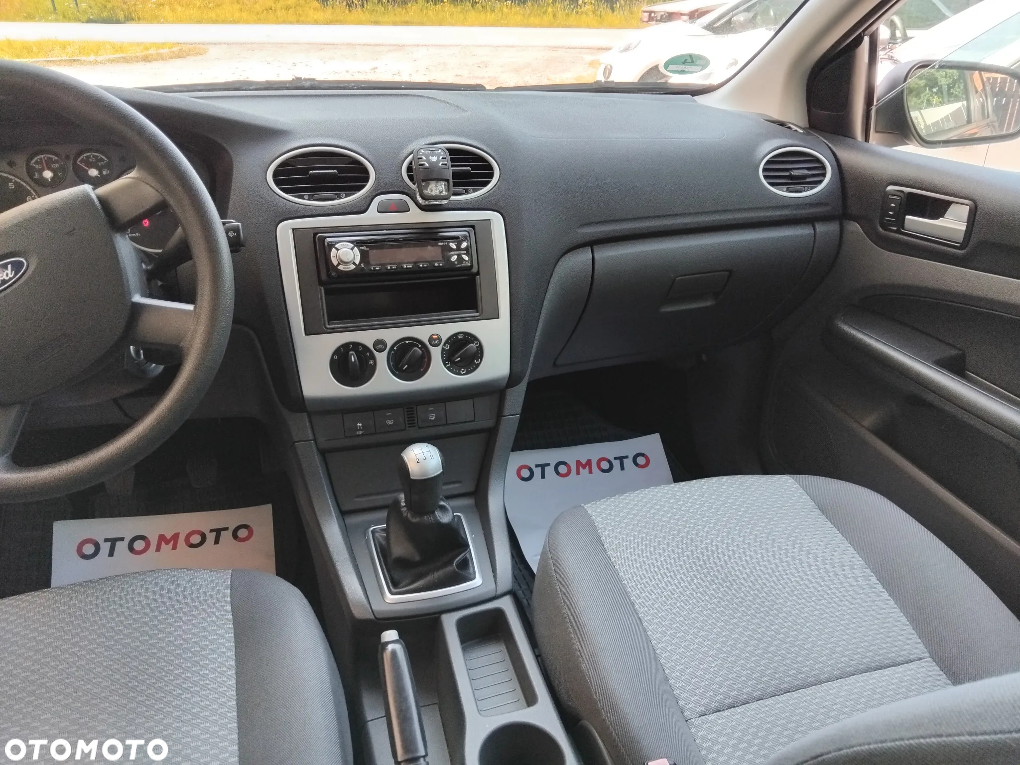 Ford Focus Turnier 2.0 16V Style - 28
