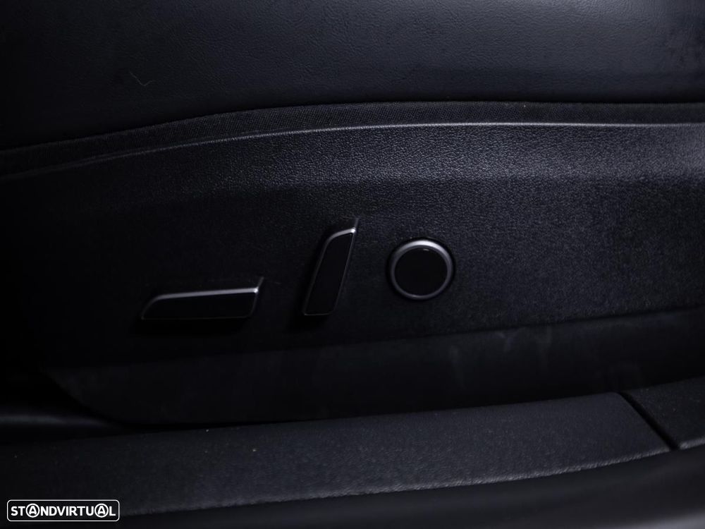 Tesla Model 3 Long-Range Dual Motor AWD - 18