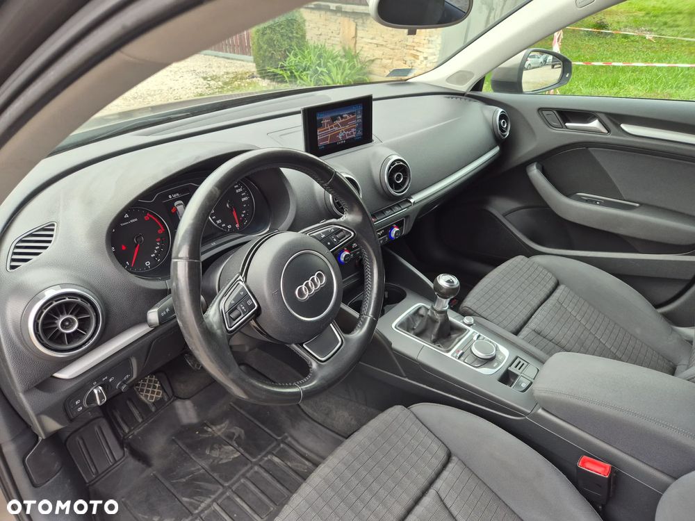 Audi A3 Sportback 1.6 TDI DPF Ambiente - 7
