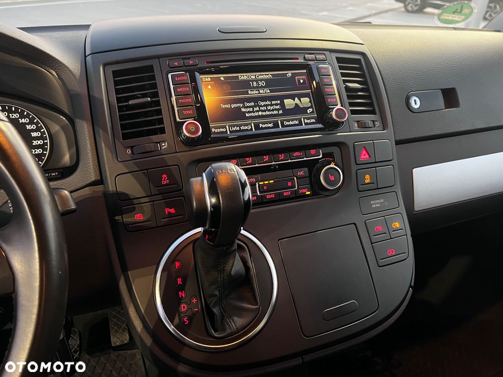 Volkswagen Multivan - 18