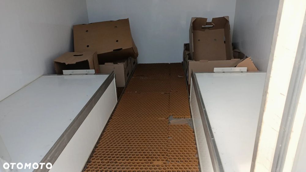 KONTENER IZOTERMA MROŹNIA CHŁODNIA STACJONARNA NR 657 - 4