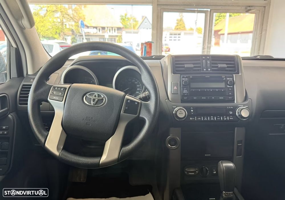 Toyota Land Cruiser - 11