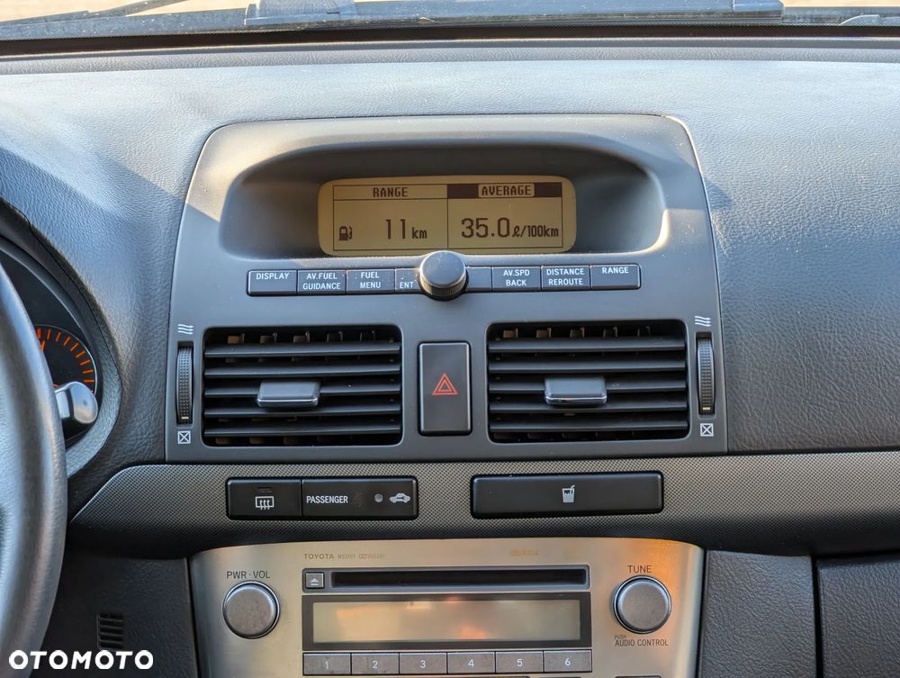 Toyota Avensis 1.8 VVT-i Edition - 28