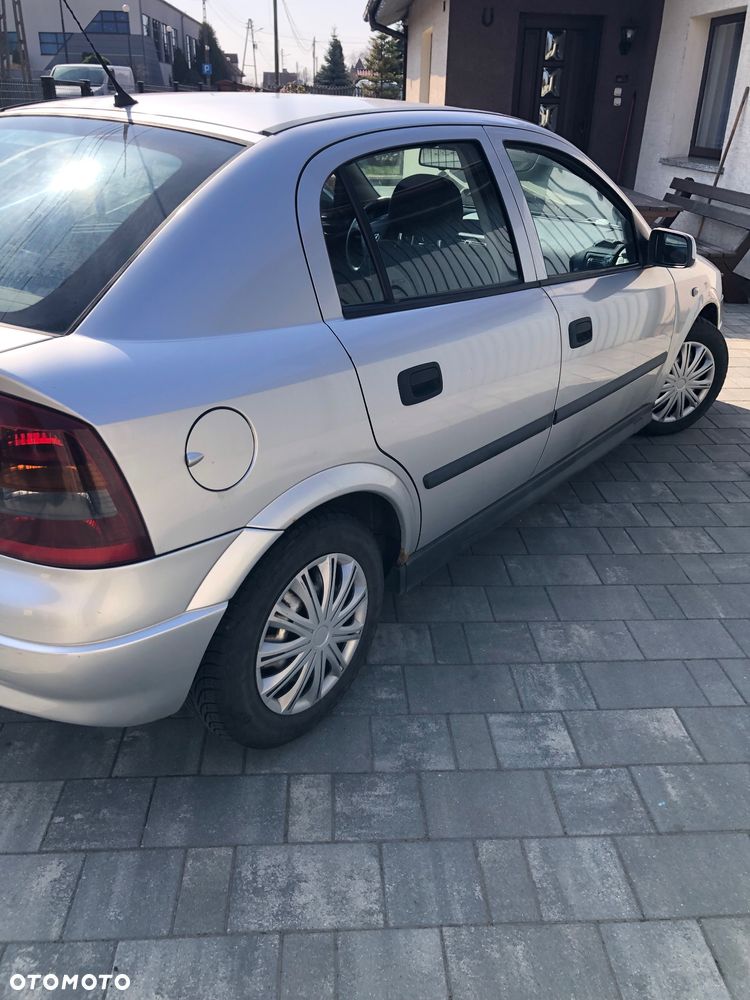 Opel Astra 1.6 GL / Club - 4