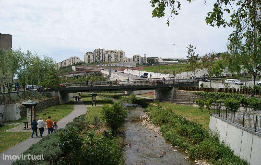 Espaço comercial/empresarial com 2.466 m2, frente à estação de comboio - Grande imagem: 4/5