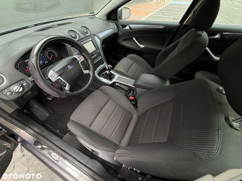 Ford Mondeo 2.0 TDCi Ghia - 17